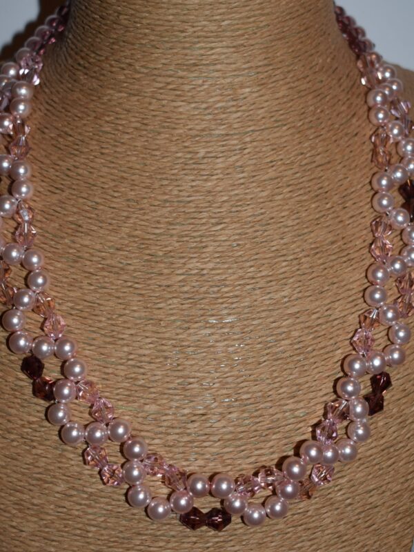 Collar corto de perlas y cristal