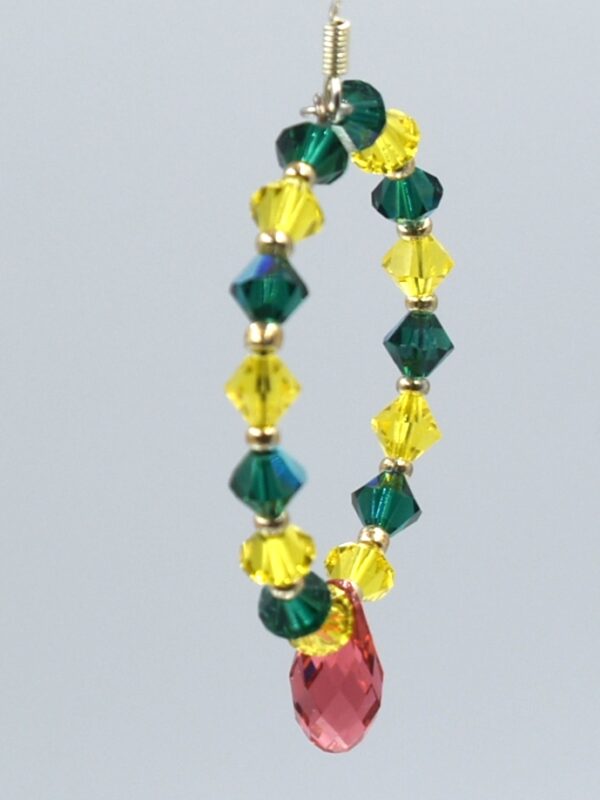 Pendientes tipo corona con cristal austriaco verde y limón. Gota color padparadscha
