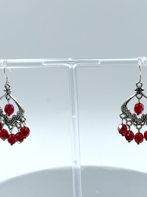 Pendientes de zamak con cristal color rojo