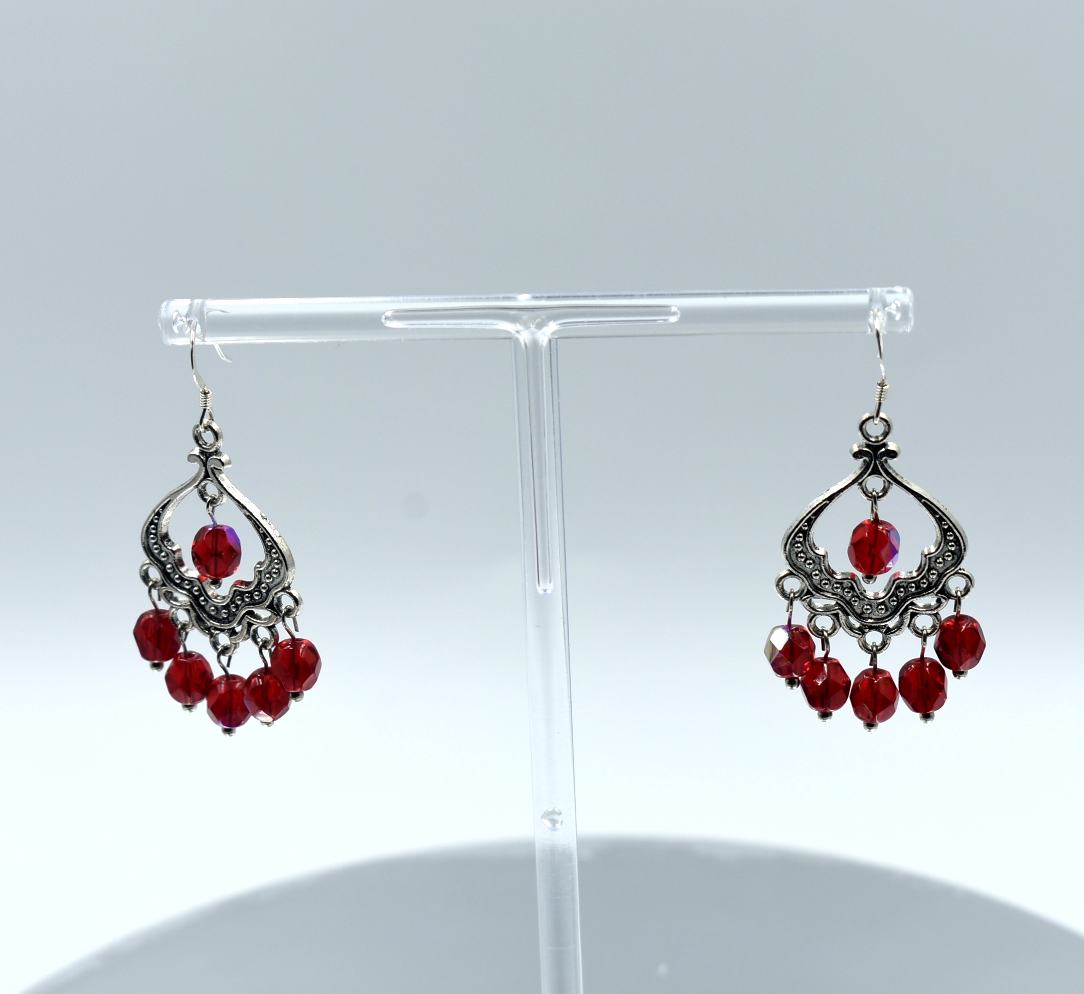 Pendientes de zamak con cristal color rojo