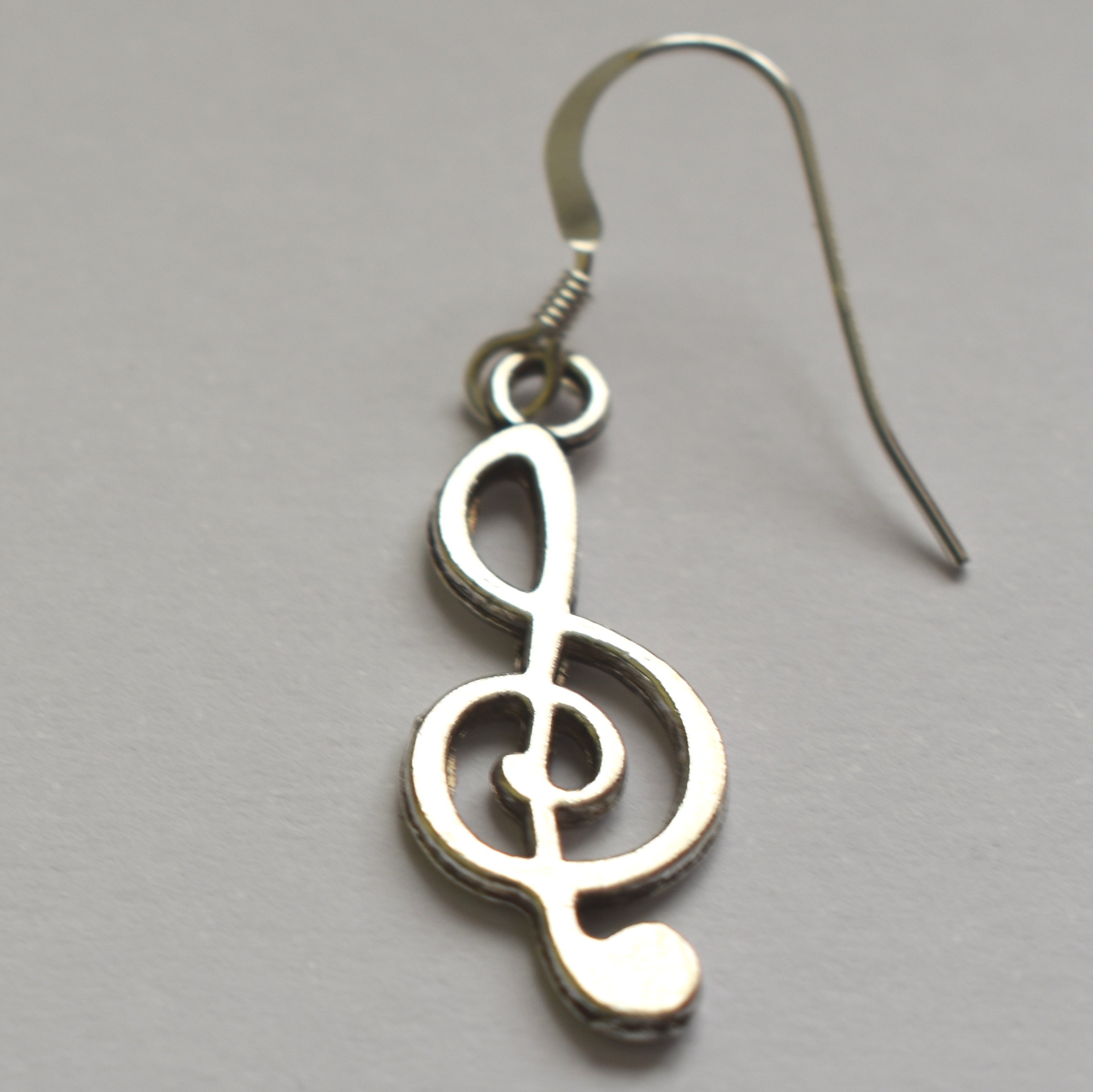 Pendientes de plata con forma clave de sol