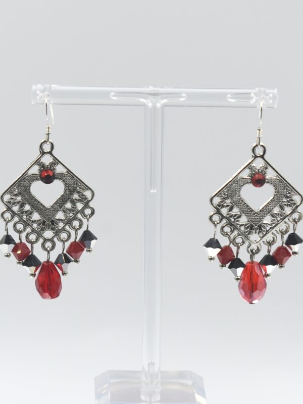 Pendientes de zamak con cristal colores rojo y negro-plateado