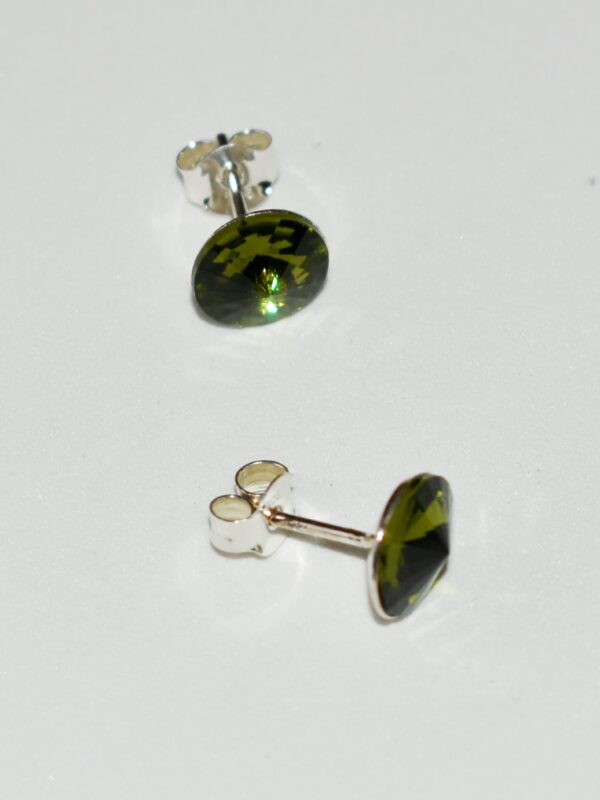 Pendientes de plata de ley 925 y cristal austriaco 8 mm color olivina