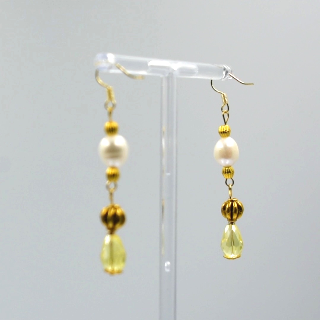 Pendientes largos de perla y gota de cristal amarillo