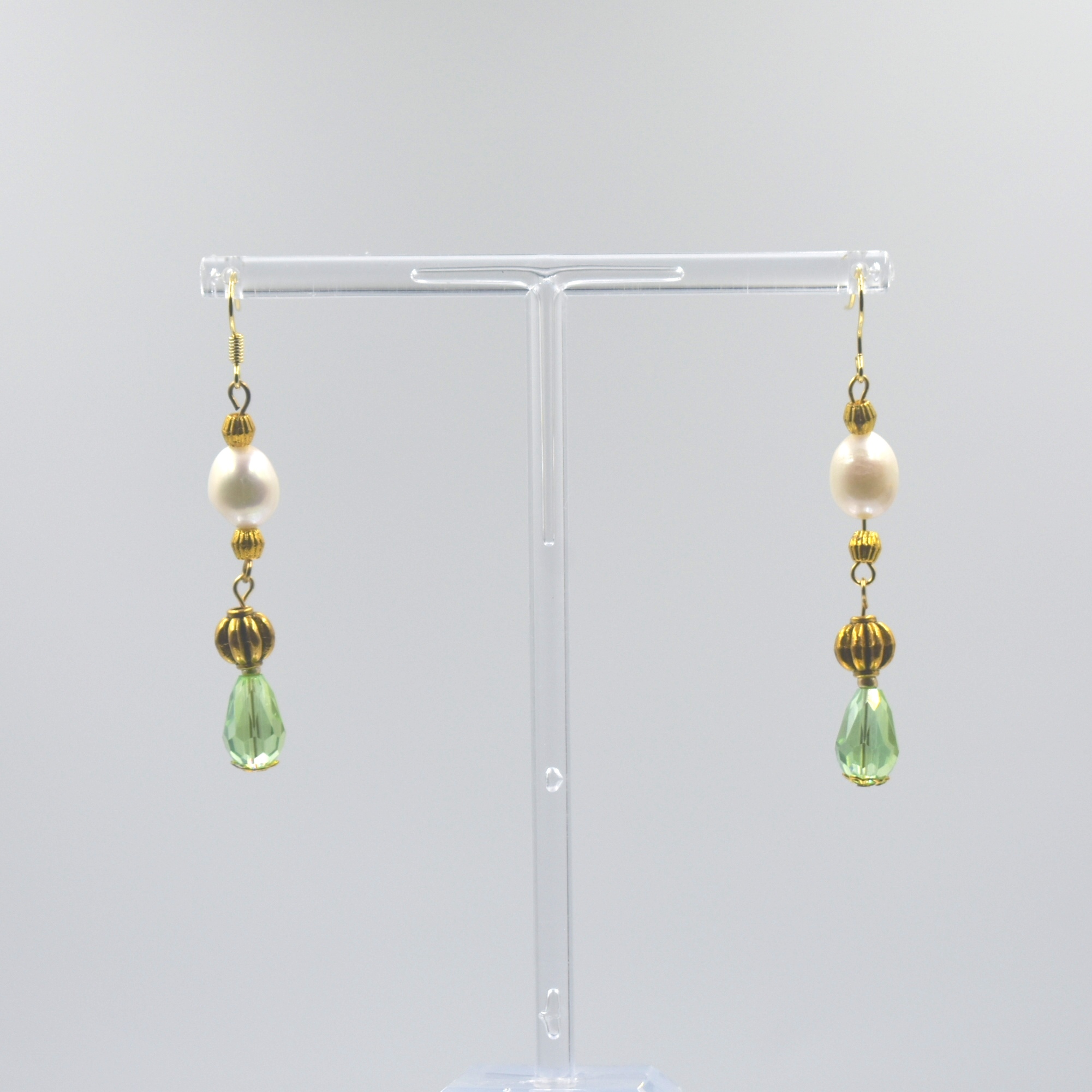 Pendientes largos de perla y gota de cristal verde