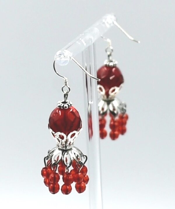 Pendientes de plata y zamak con cristal color rojo