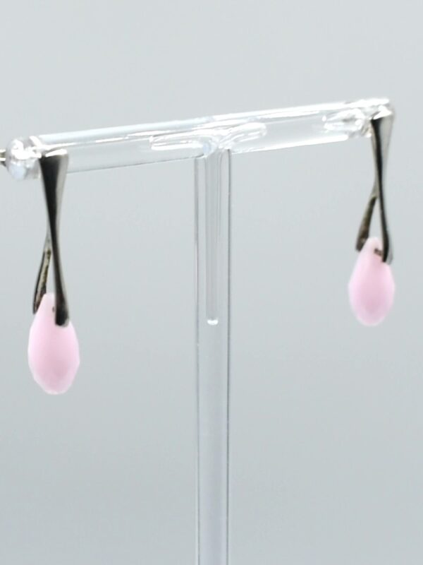 Pendientes semilargos con cristal austriaco rosa