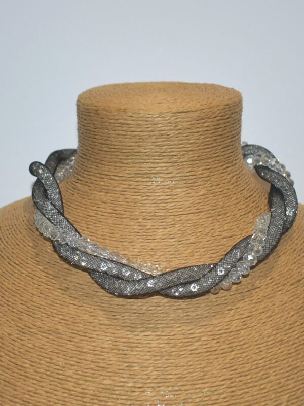 Collar corto de rejilla negra